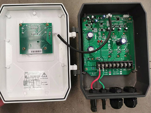 3HR series solar screw pump controller picture